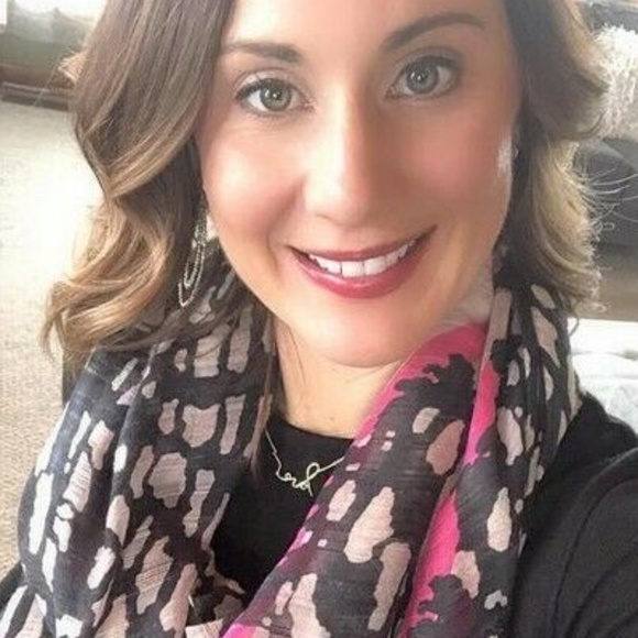 :: Stella & Dot Sparkling SILVER Bardot Earrings - Picture 7 of 7